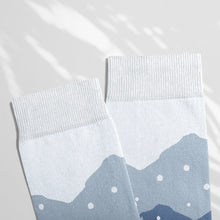 Load image into Gallery viewer, Men’s Socks with a Rocky Mountain Pattern Cotton Casual Socks Size 6 to 11