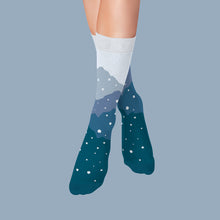Load image into Gallery viewer, Men’s Socks with a Rocky Mountain Pattern Cotton Casual Socks Size 6 to 11